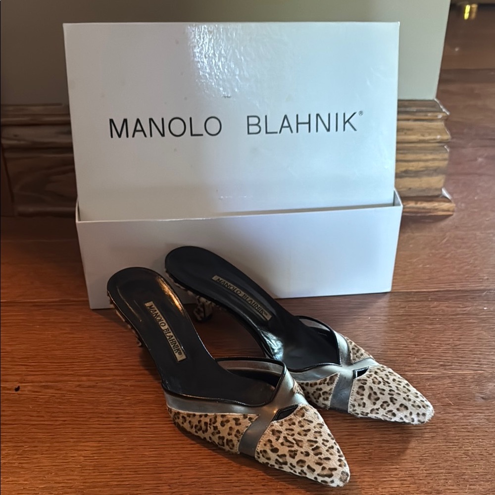 Vintage Manolo Blahnik Leopard Print Kitten Heels